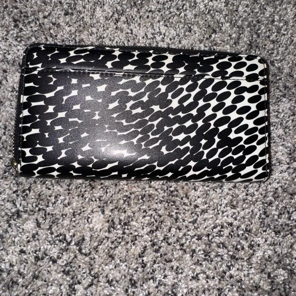 Kate Spade Black Wallet with Gold Zipper - Picture 3 of 13